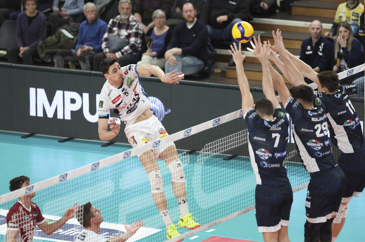 Superlega: Trento amministra. Facile 3-0 con Cisterna