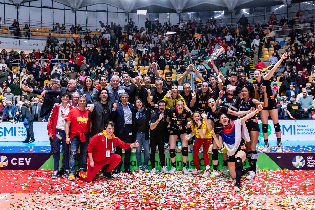 Challenge Cup F.: La premiazione della Roma Volley campione - VIDEO