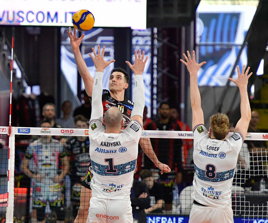 Superlega: Semifinale3. Perugia soffre solo un set. 3-1 a Milano