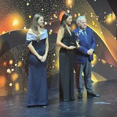 Cambi riceve il premio a Cascais