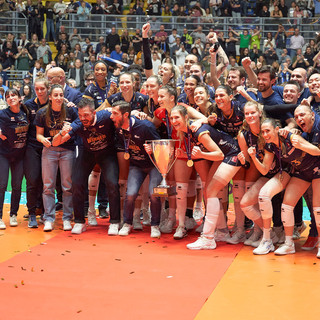 Chieri, vincitrice della Cev Cup 2023/24 in lizza in Challenge con la Lube Civitanova