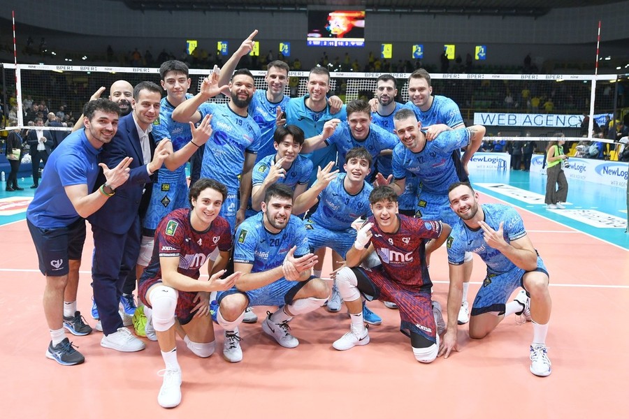 Superlega Credem Banca: Cisterna fa festa al PalaPanini. Da 2-0 a 2-3. Faure top scorer ed MVP