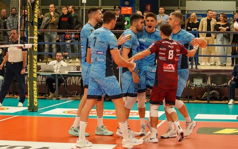 Superlega Credem Banca: Cisterna ribalta Grottazzolina. Terzo successo consecutivo per i pontini