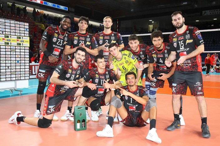 Champions League: Civitanova fa turnover ma non sbanda. 3-0 al Galati