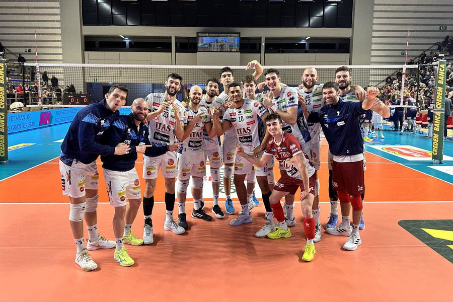 Superlega: Trento torna subito al successo. 3-0 a Taranto. Gironi si infortuna