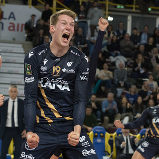 Superlega: Buon Natale Verona! 3-0 al Cisterna. Ovazione per Keita