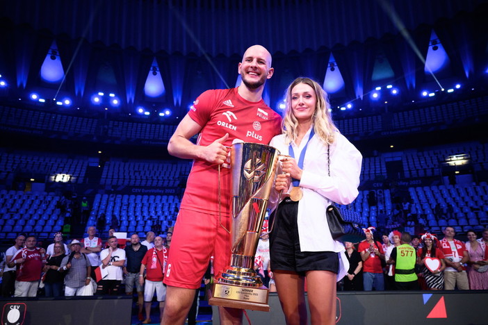 Bartosz Kurek e la moglie Anna con l'oro europeo