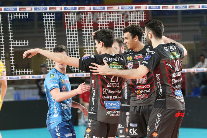 Superlega: Play Off 5° Posto. La Lube con coach Giannini. A Piacenza è derby