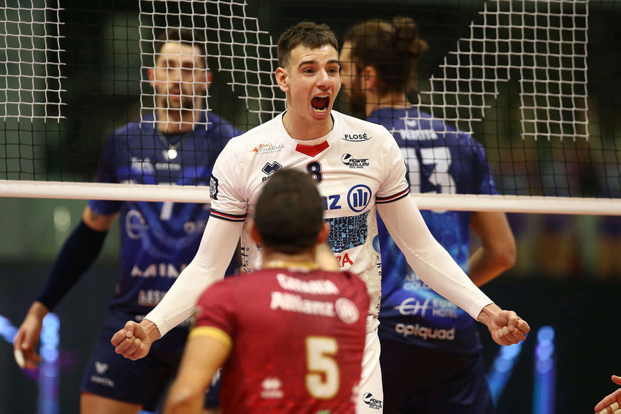 L'argentino Loser, primo nella classifica dei muri punto con 54 punti in Superlega, 0,77 a set