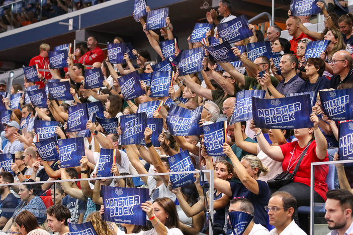 &quot;Block the War!&quot;. Il volley femminile contro le guerre