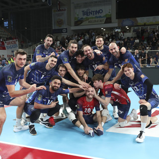 Monza festeggia il successo di Trento in gara 3 di semifinale