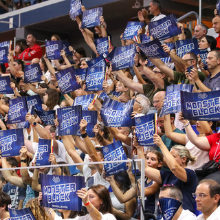 &quot;Block the War!&quot;. Il volley femminile contro le guerre