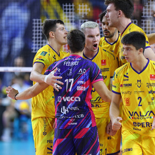 Superlega: Verona-Modena che battaglia. Vincono gli emiliani da 2-0 a 2-3