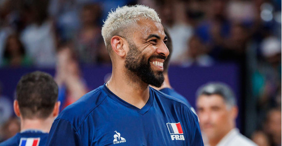 PaGelle PaRigi2024 / 2: Hulk Carambula, l'oro di Ngapeth, i gridolini nel beach volley in Tv. Velasco is back