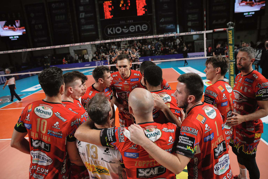 Superlega: Padova mette alle strette la corazzata Perugia che vince solo al 5° set