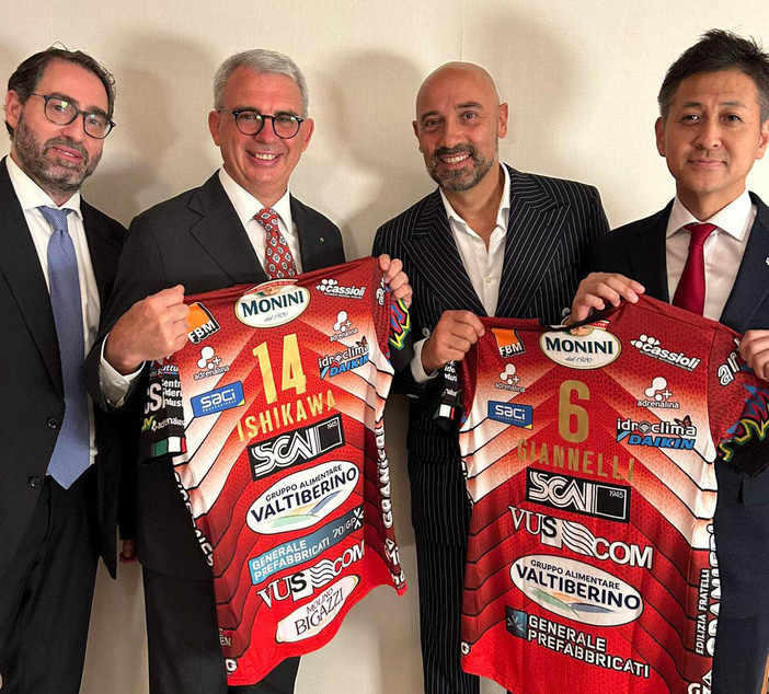 Perugia: La Sir celebra lo sport italiano a Tokyo e porta in dono le maglie dei campioni