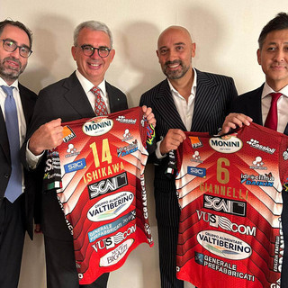 Perugia: La Sir celebra lo sport italiano a Tokyo e porta in dono le maglie dei campioni