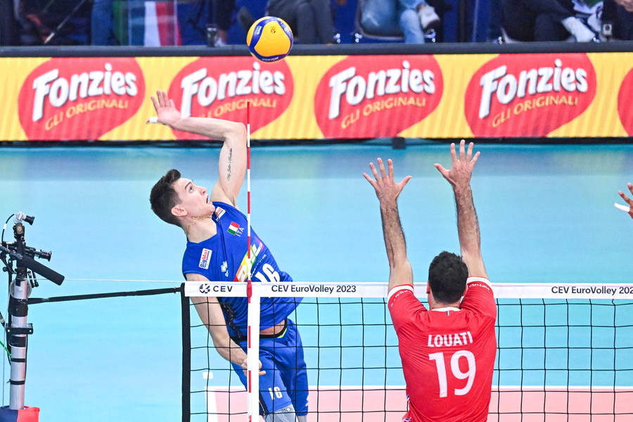 Europei: Semifinale Italia - Francia, 3-0 (25-21, 25-19, 25-23). E' finale!