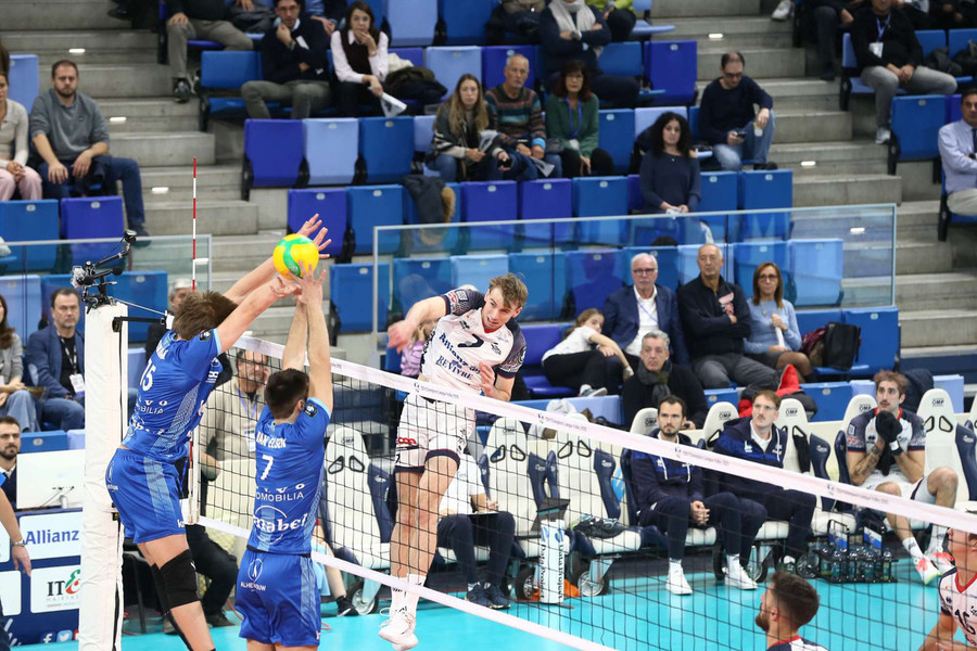 Milano: Sfida belga per Reggers. Lini: &quot;Catania confermato. Per Barotto richieste dalla Superlega&quot;