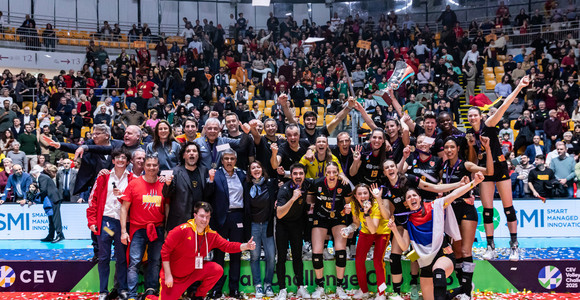 Challenge Cup F.: La premiazione della Roma Volley campione - VIDEO