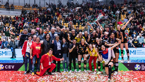 Challenge Cup F.: La premiazione della Roma Volley campione - VIDEO