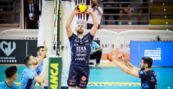 Superlega: Trento lotta contro una ostica Cisterna e vince 3-1. Sbertoli MVP