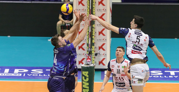 Superlega: Trento riparte a mille. Netto 3-0 a Monza