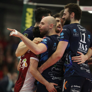 Superlega: Cinica Trento! Vince a Piacenza 3-1, capitalizzati i 43 errori biancorossi