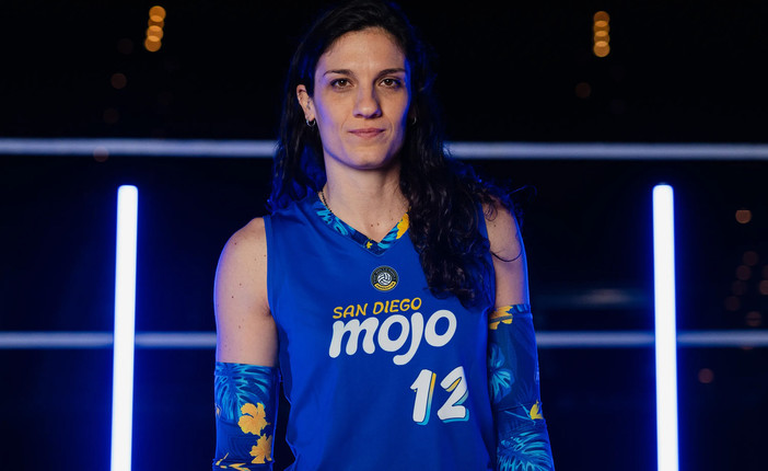 Valeria Papa con la maglia dei San Diego Mojo