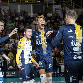 Superlega Credem Banca: Keita trascina Verona: terza vittoria consecutiva, Civitanova battuta 3-1