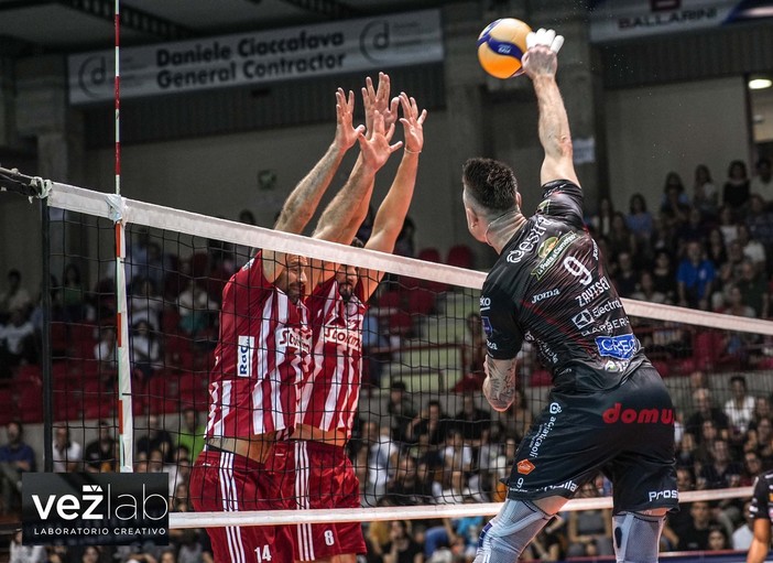 Jesi Volley Cup: Semifinale. Civitanova - Olympiakos 3-1