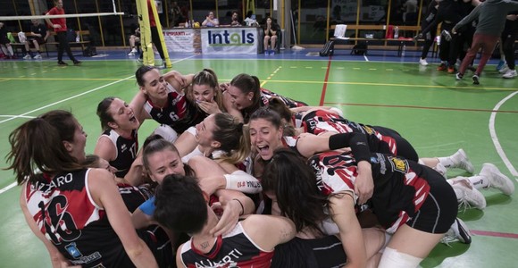 G.S. Fo.Co.L Volley Legnano il giorno della promozione